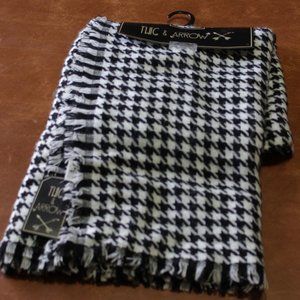 Large black and white houndstooth scarf